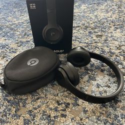 Beats Solo3 Wireless On-Ear Headphones - Apple W1 Headphone Chip, Class 1 Bluetooth, 40 Hours of Listening Time, Built-in Microphone - Black 