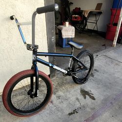 USED SUNDAY  BLUE PRINT BMX 20 INCHES  EVERTHING  WORKS  HAS NEW BARS  PRIMO  BRAND  HABLO ESPAÑOL 