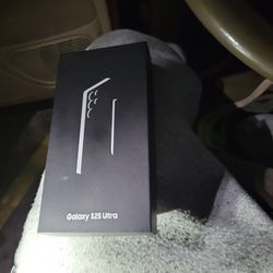 Factory Sealed Samsung  Galaxy S25 ULTRA  512GB  12GB RAM BLACK