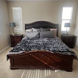 Cal King Bedroom Set