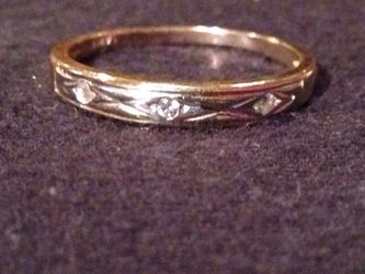 14k solid gold fancy ring size 6 1/2 grams 1.4