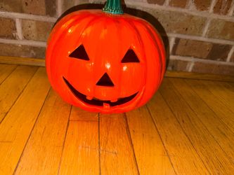 Ceramic bright orange pumpkin - can put a candle in it