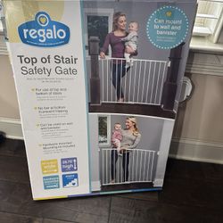 Crib + Mattresses + Safety Gate 