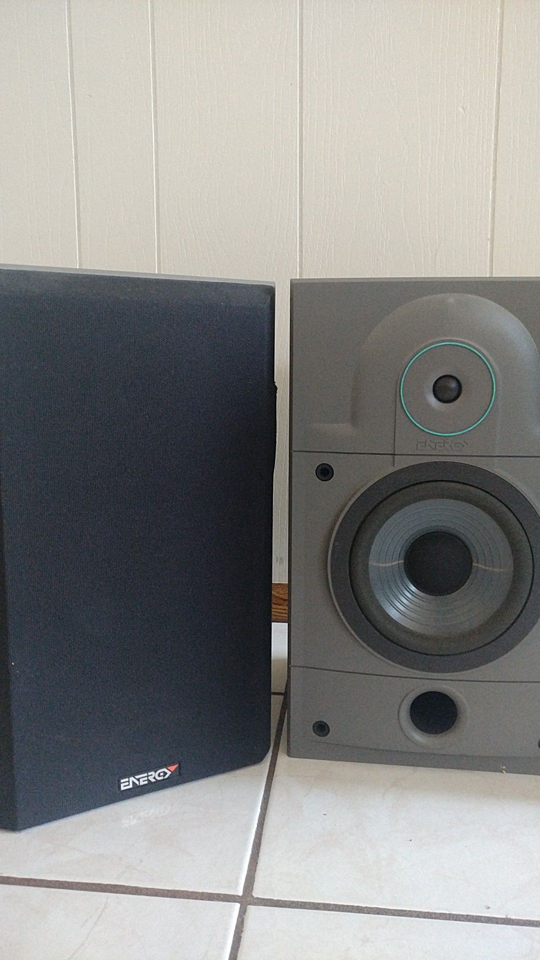 PAIR OF ENERGY 2.1 E SPEAKERS