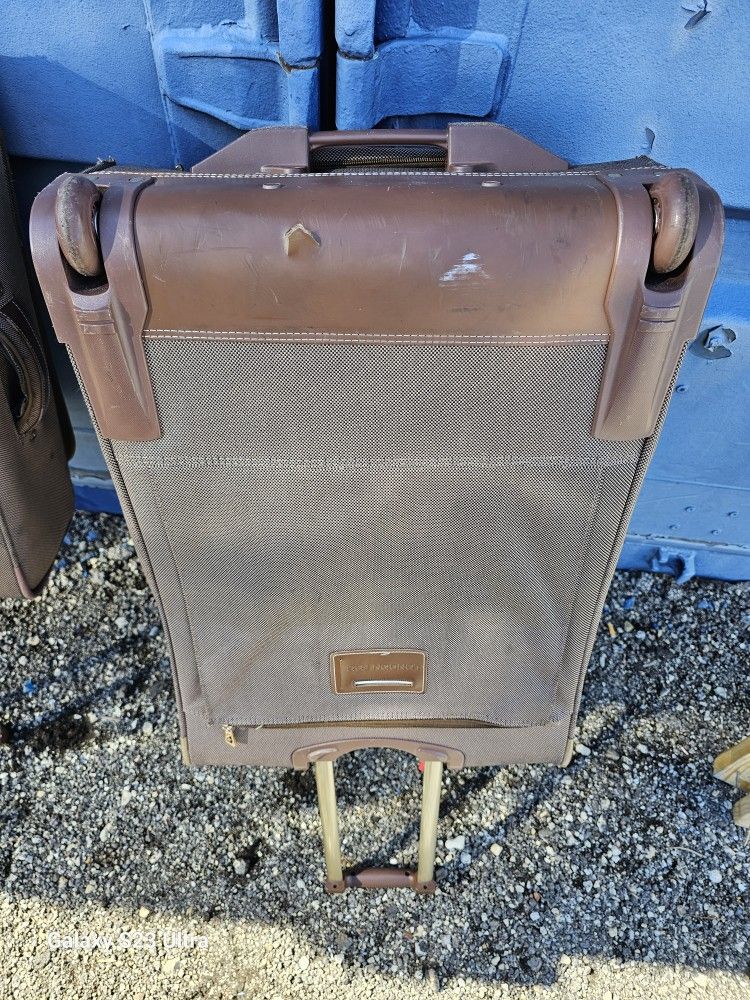 Used London Fog Luggage Set