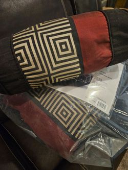 Queen/King Comforter Set with Geometric Pattern