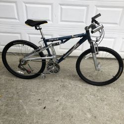 Mongoose 9.0 Mountain Bike 