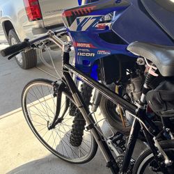 Sirrus Specialized Road Bike  Excelent Condition