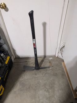 Mattock Pick Axe with Fiberglass Handle