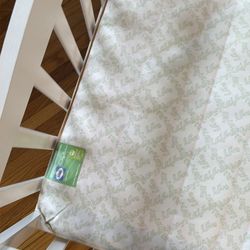 Toddler bed with mattress