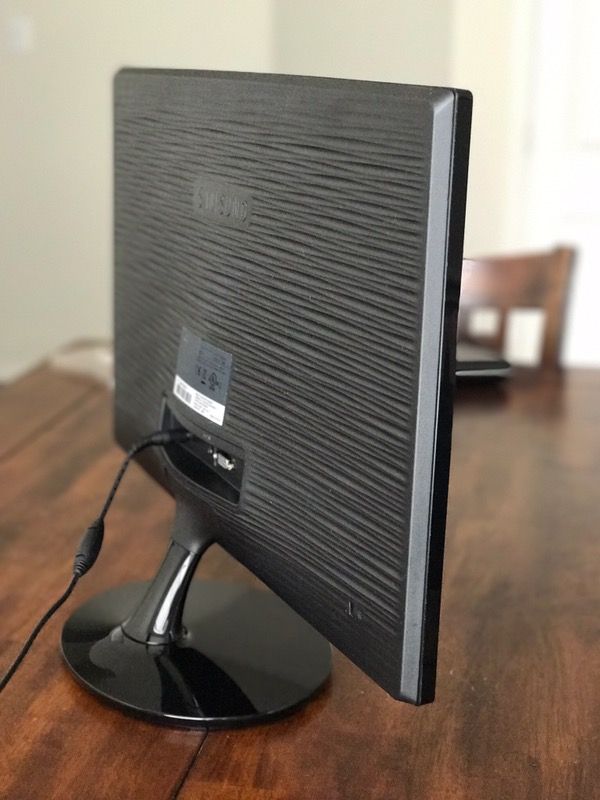 21.5 Samsung Monitor - RGB input only for Sale in Fort Worth, TX - OfferUp