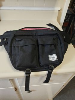 Like NEW Herschel Eighteen Hip Pack in Black Crosshatch Bag