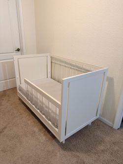 Crib/toddler bed