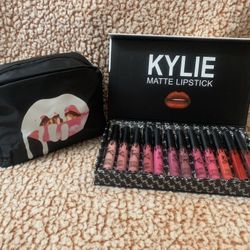Lip Kit And Makeup Bag 