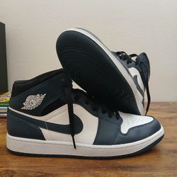 Jordan 1 Mid 
