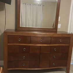 Cindy Crawford Queen Five Piece Bedroom Set