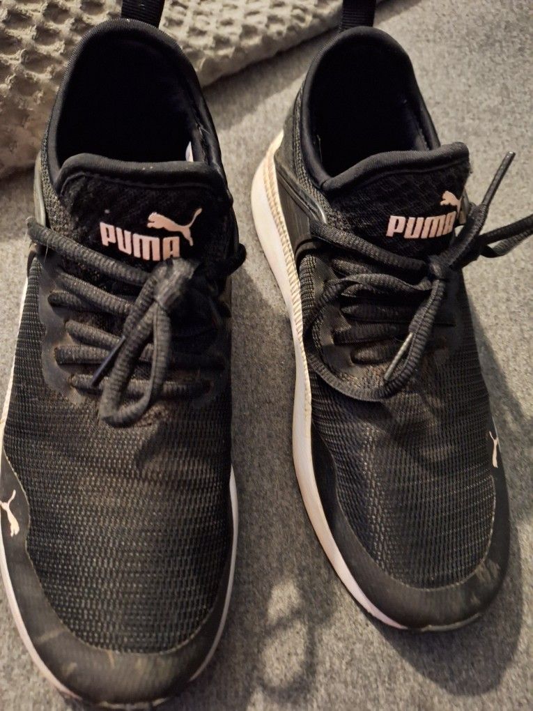 Women's Puma Shoes