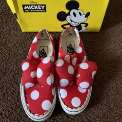 Women’s 5.5 Minnie Mouse Vans