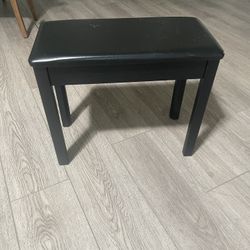 Piano bench 