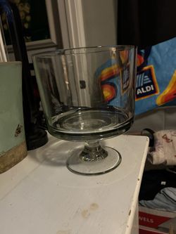 Pamper Chef Glass Truffle Bowl