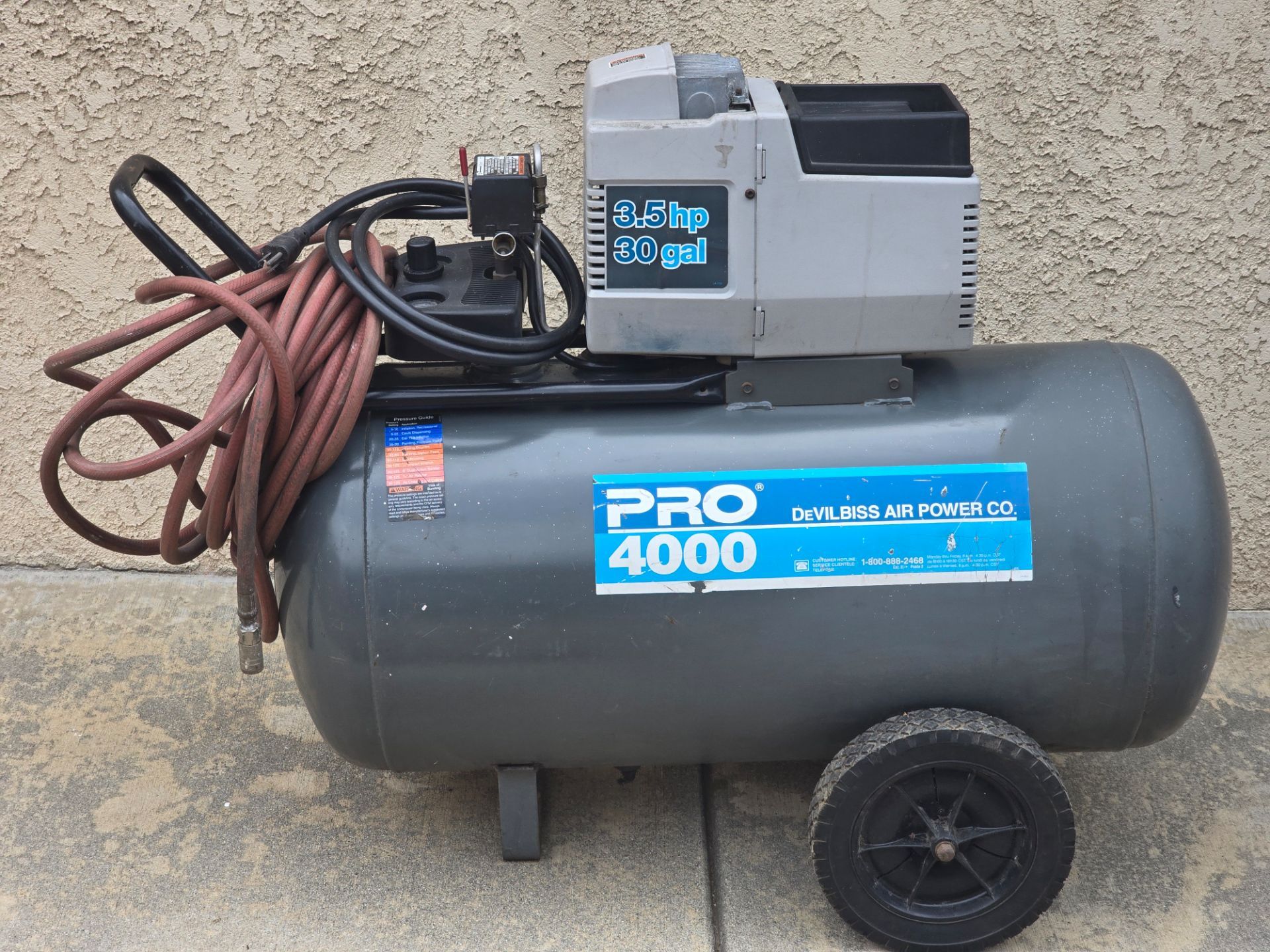 AIR COMPRESSOR 3.5 HP 30 GAL PRO 4000