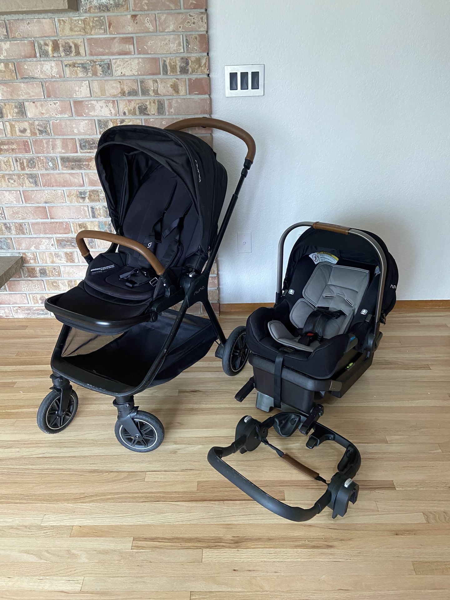 Nuna Triv Next Stroller With Car Seat