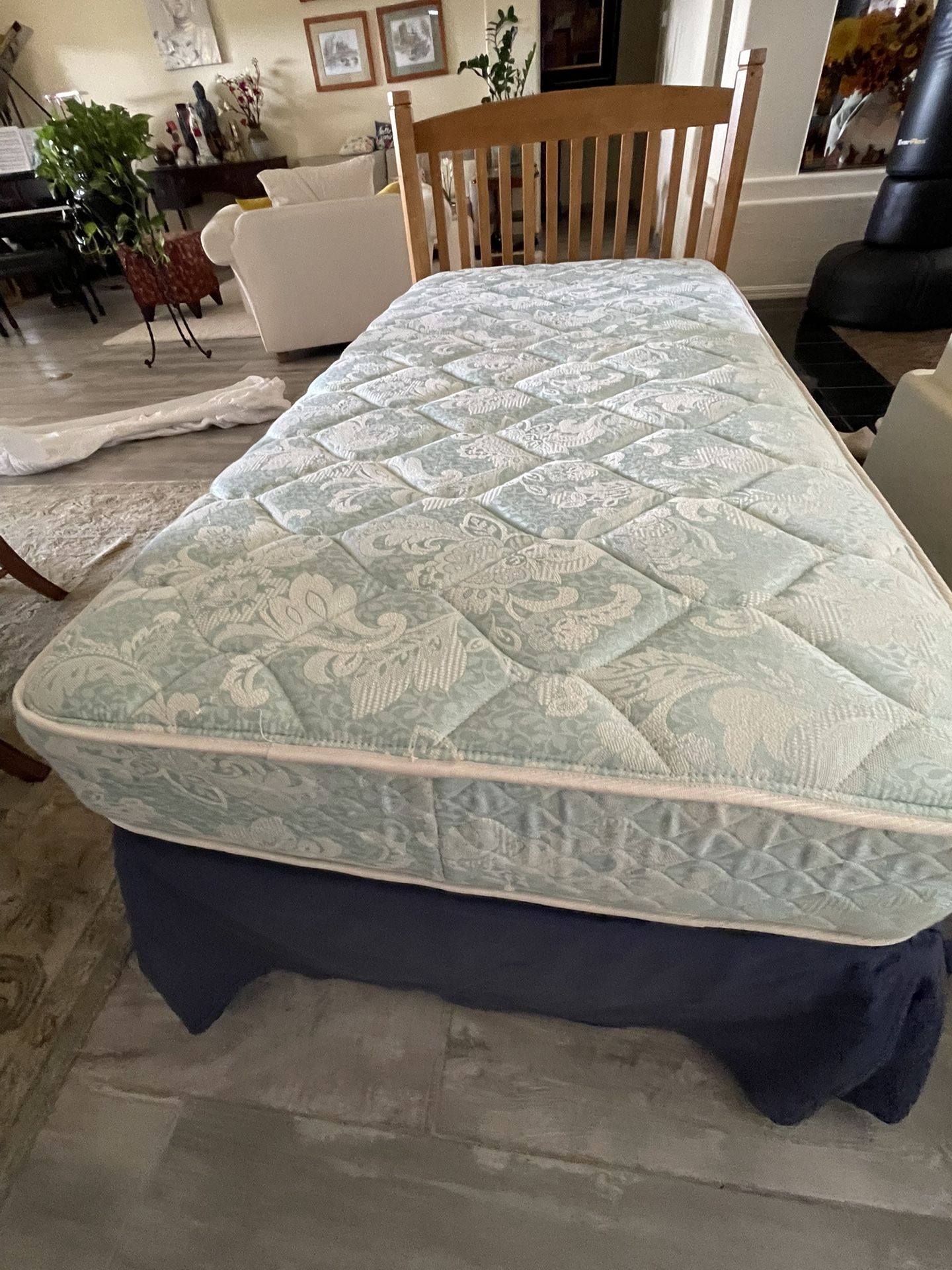 Twin Size Bed Set