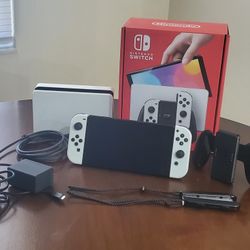 Nintendo Switch Oled with case