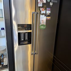 Freezer Door - Small Dent