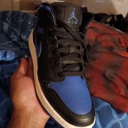 Womans Jordan 1 Royal Blue 