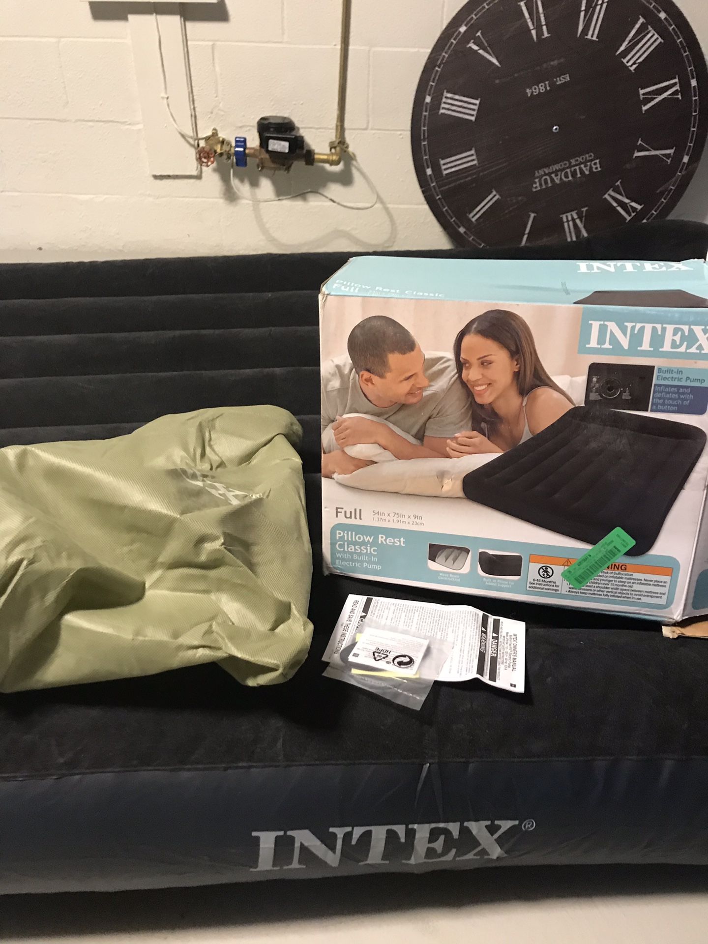 Full size air mattress w/headrest