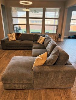Oversized Gray Modular Sectional Sofa w/ Storage Ottoman