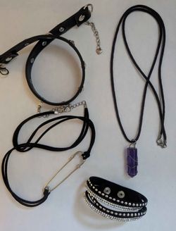 4pc GOTH PUNK EMO JEWELRY SET (necklaces and bracelets)
