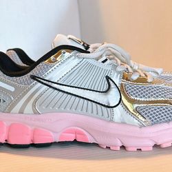 Nike Zoom vomero 5  Women’s Size 8.5