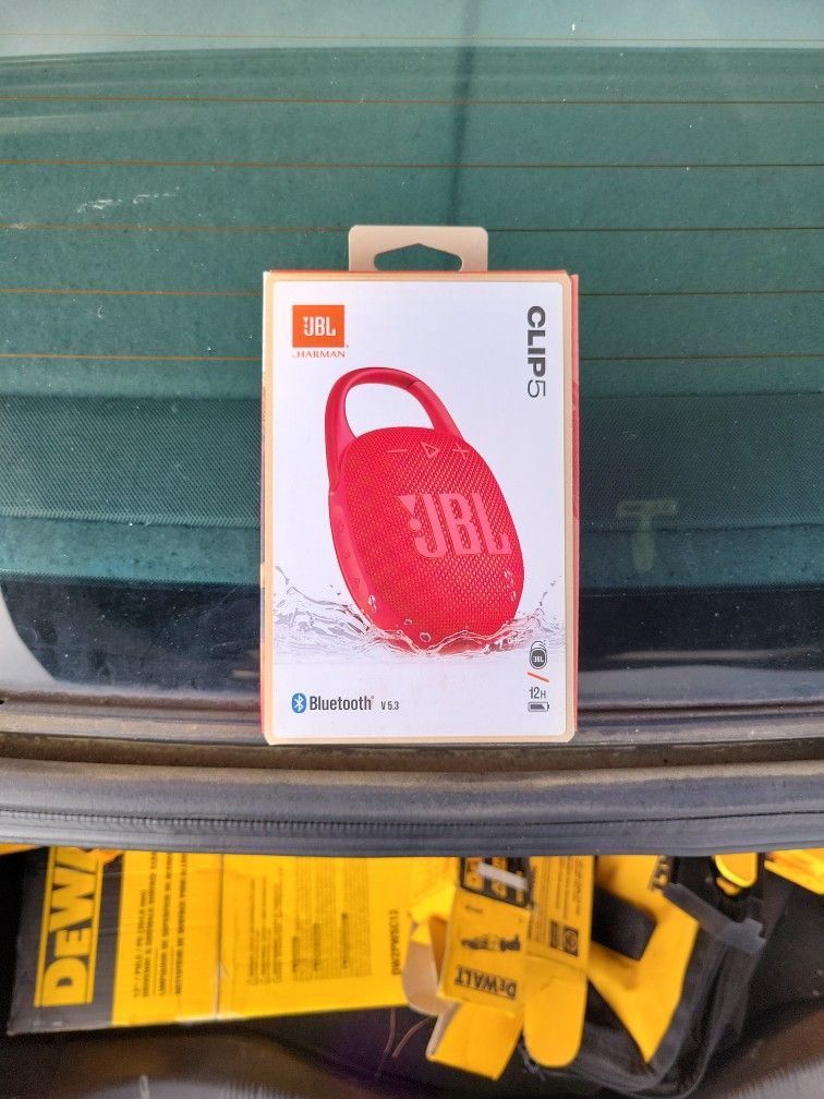 JBL By HARMAN clip 5