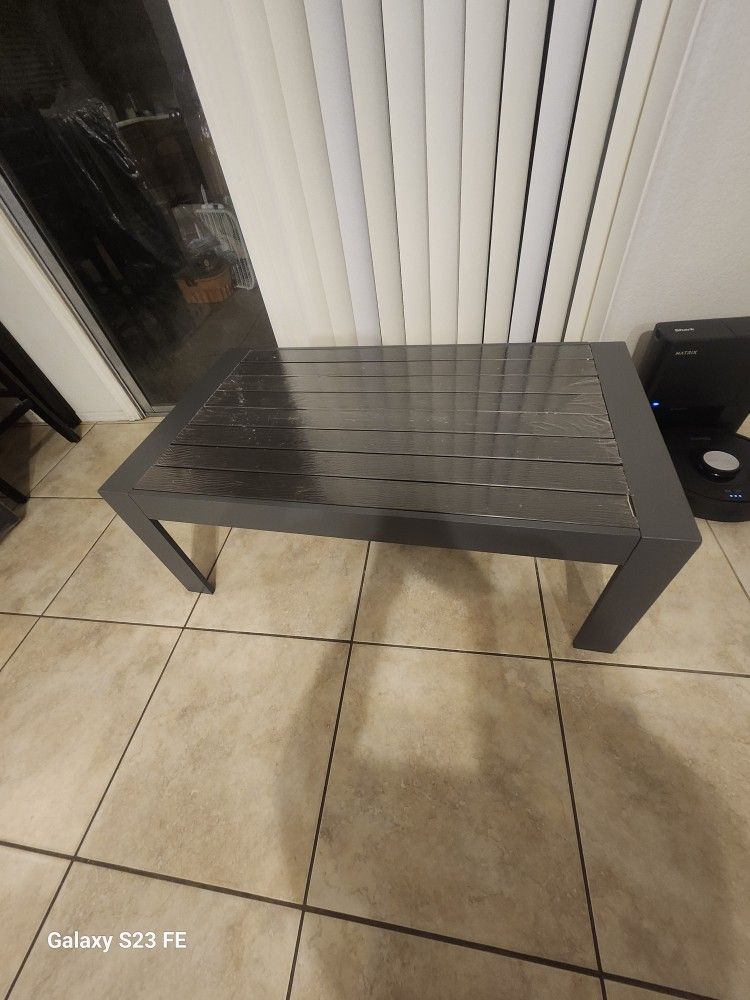 Wisteria Lane Table