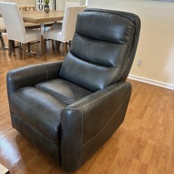 Swivel Recliner 