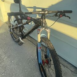 Bicicleta de montan̈a