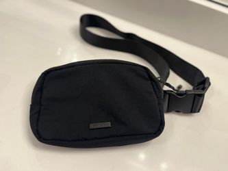 Victoria’s Secret Adjustable Crossbody Belt Bag