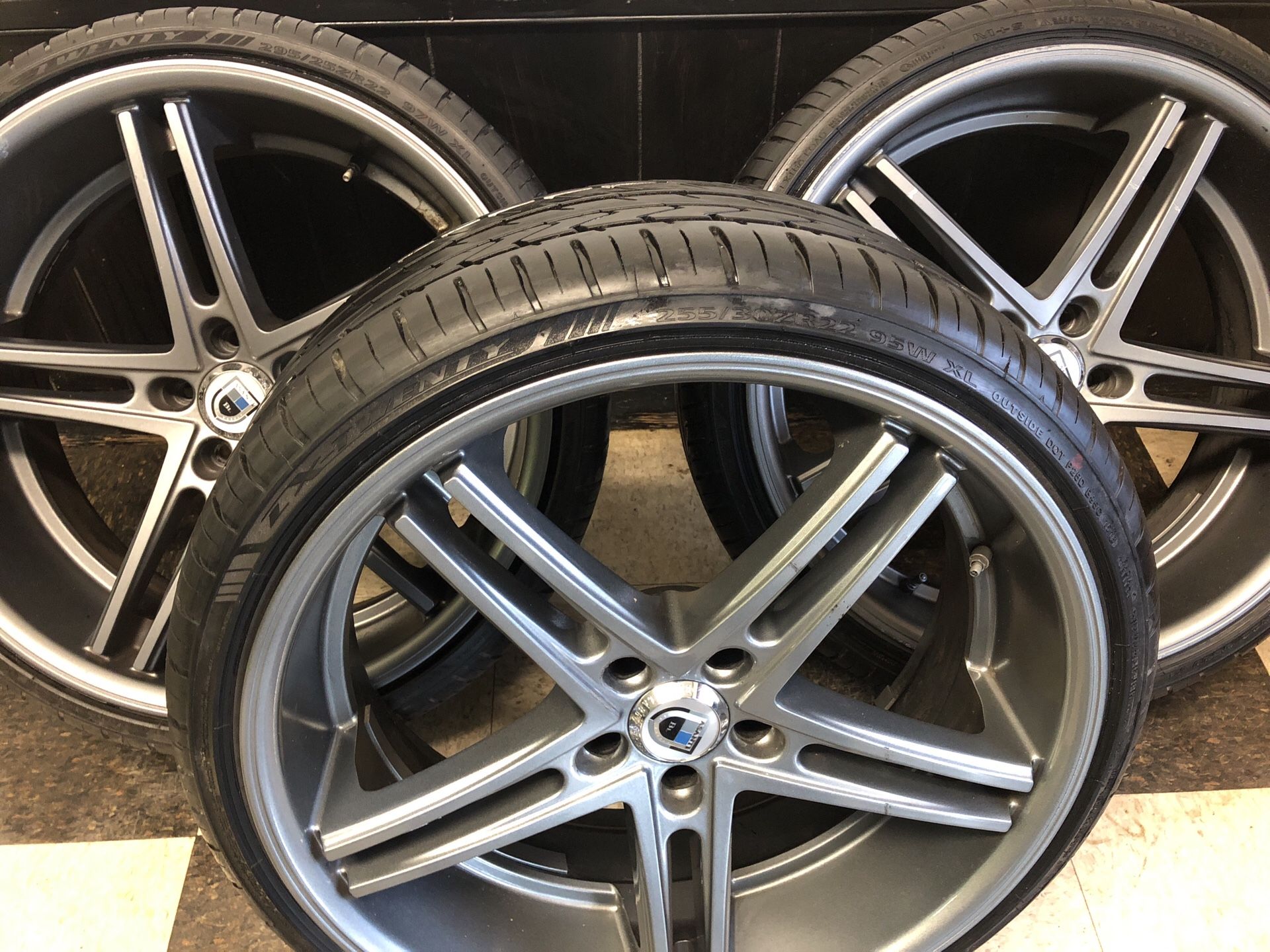 22 Stagg ASANTI. Wheels +tires.