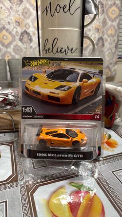 Hot Wheels Premium 1995 McLaren F1 GTR 1:43