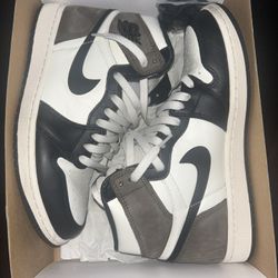 Air Jordan 1 Mocha Size 8 