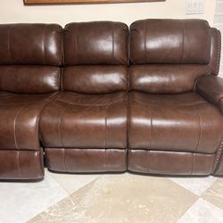 3-Piece Leather Reclining Couch Set – Excellent Condition!