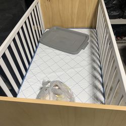 White And Brown Baby Bed Crib Like New Ish Condition