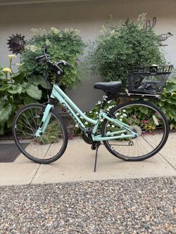 2016 Cannondale adventure/like New