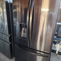 refrigerator LG frenchs doors black stainless counter depht 