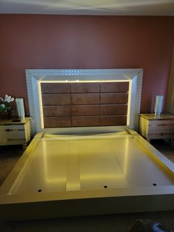 King Size Bedroom Set Very Unique