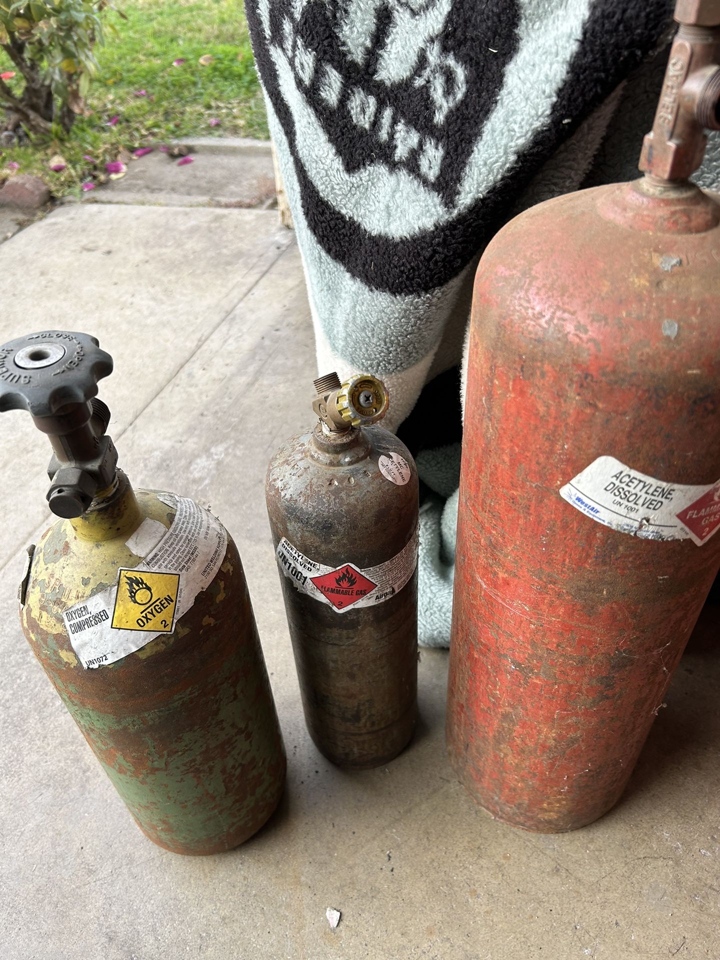 Oxygen, Acetylene Tanks Used With Some Gas for Sale in Irwindale, CA OfferUp