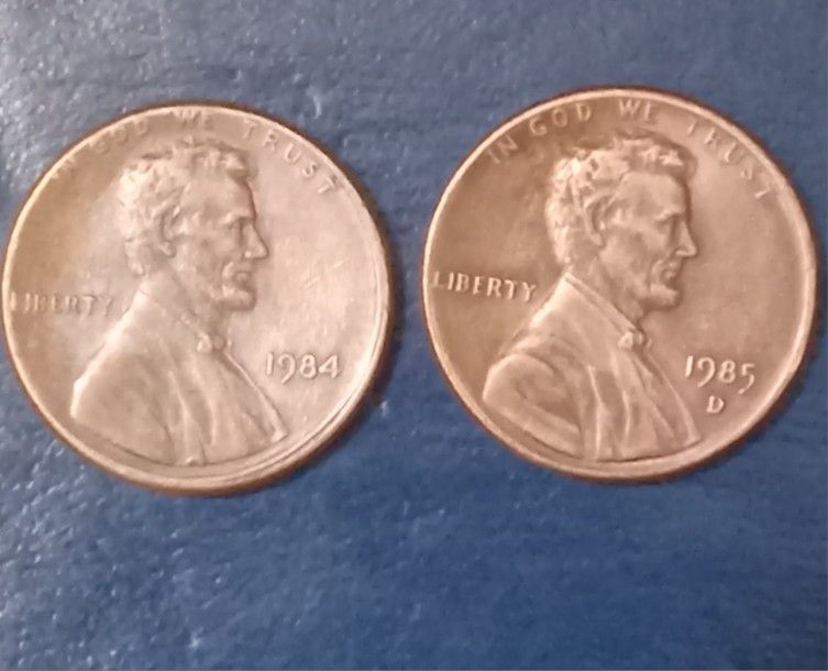 A Coulpe Of Blue Lincoln Collectors Coins
