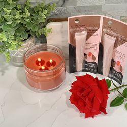 Le Mercerie Perfect Hydration Lip gloss 2/$10.50 OR $6.50ea